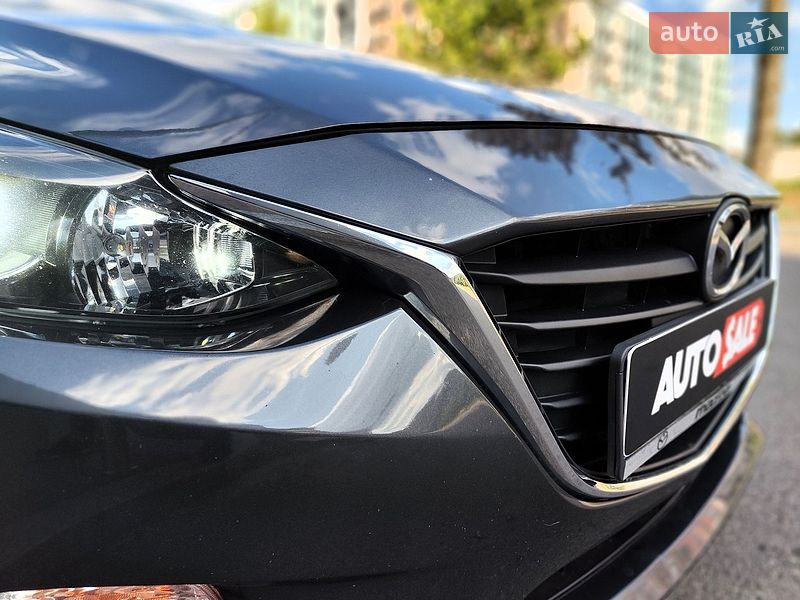 Седан Mazda 3 2016 в Киеве