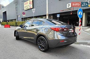 Седан Mazda 3 2016 в Киеве