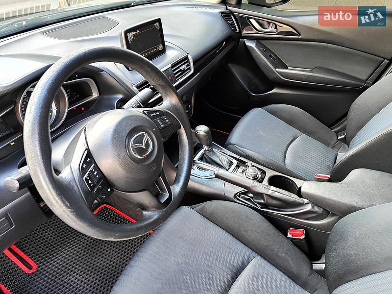 Седан Mazda 3 2016 в Киеве