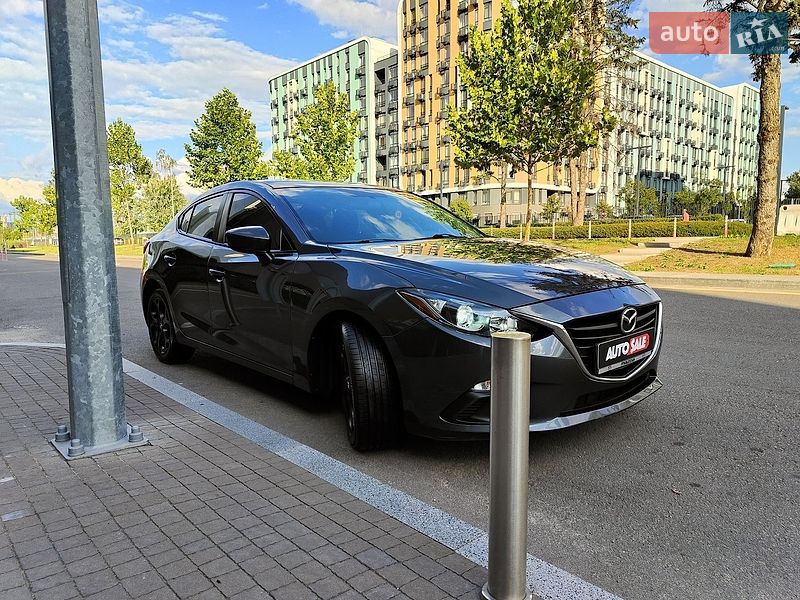 Седан Mazda 3 2016 в Киеве