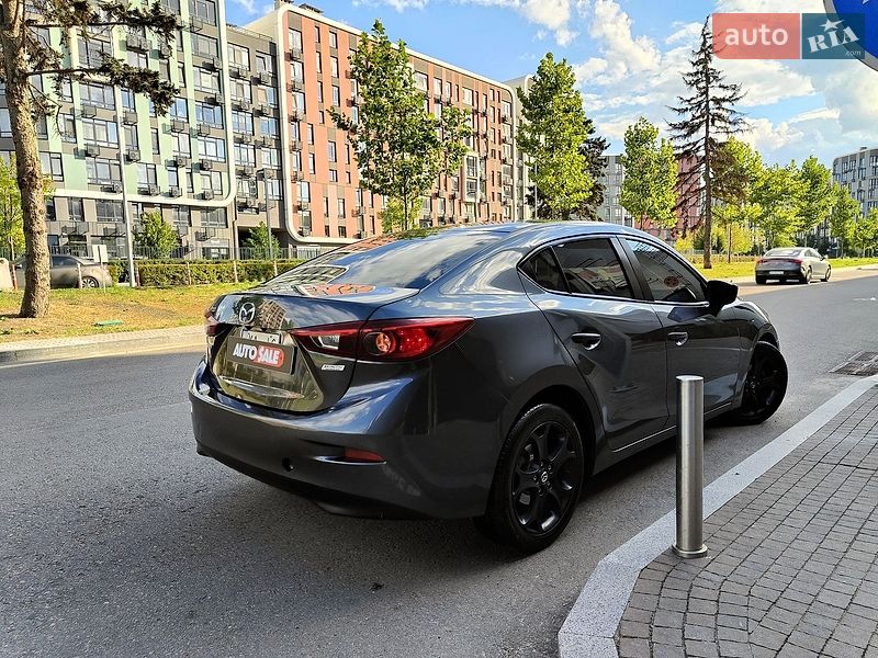 Седан Mazda 3 2016 в Киеве