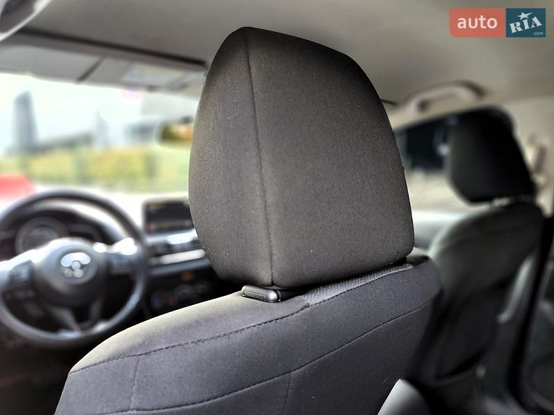 Седан Mazda 3 2016 в Киеве