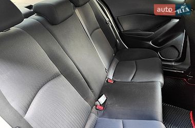 Седан Mazda 3 2016 в Киеве