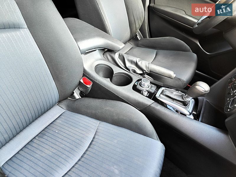 Седан Mazda 3 2016 в Киеве