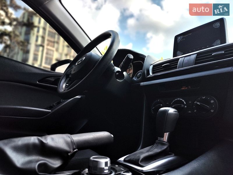 Седан Mazda 3 2016 в Киеве