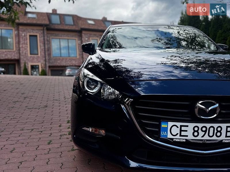 Хетчбек Mazda 3 2018 в Чернівцях