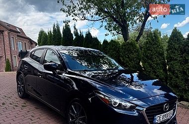 Хетчбек Mazda 3 2018 в Чернівцях