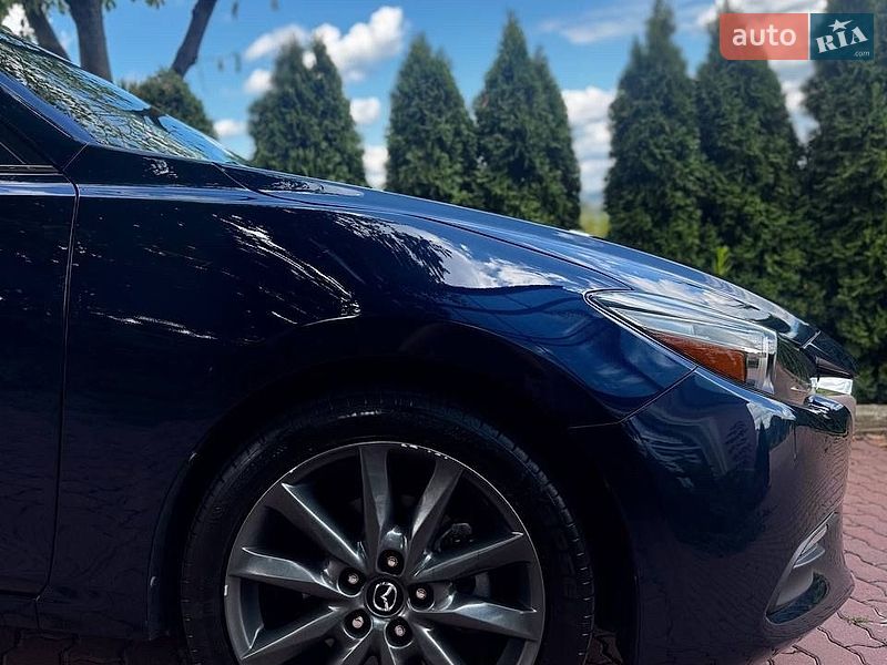 Хетчбек Mazda 3 2018 в Чернівцях