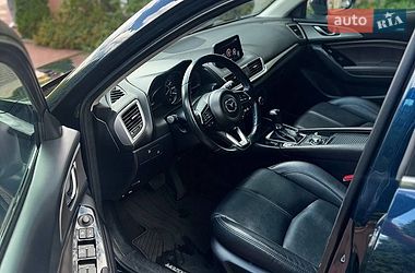 Хетчбек Mazda 3 2018 в Чернівцях