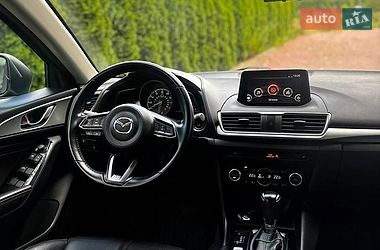 Хетчбек Mazda 3 2018 в Чернівцях