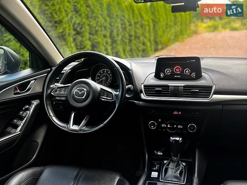 Хетчбек Mazda 3 2018 в Чернівцях