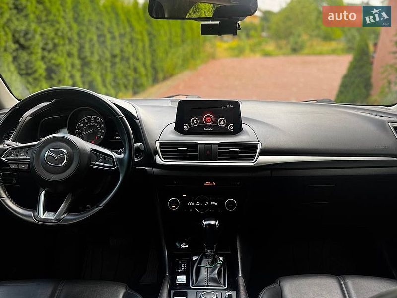 Хетчбек Mazda 3 2018 в Чернівцях