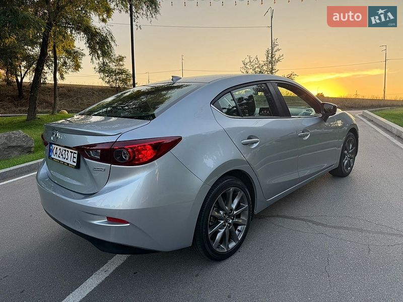 Седан Mazda 3 2018 в Києві