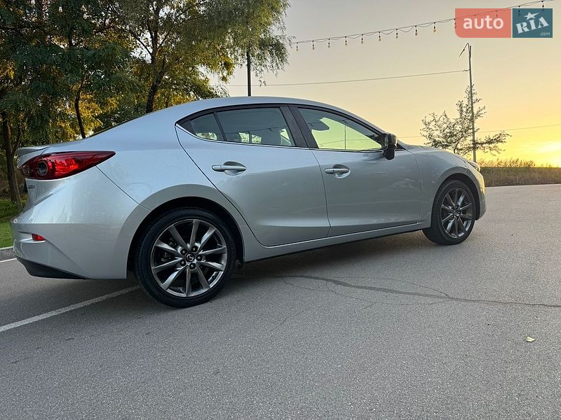 Седан Mazda 3 2018 в Києві