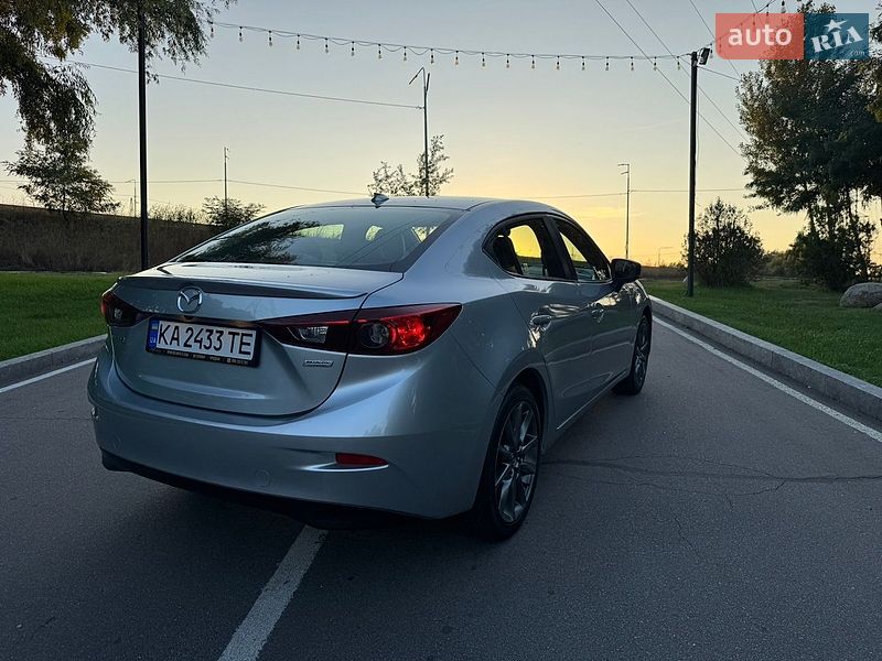 Седан Mazda 3 2018 в Києві