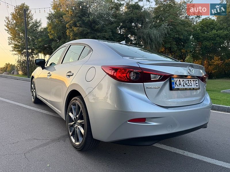Седан Mazda 3 2018 в Києві
