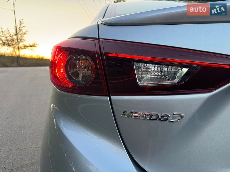 Седан Mazda 3 2018 в Києві