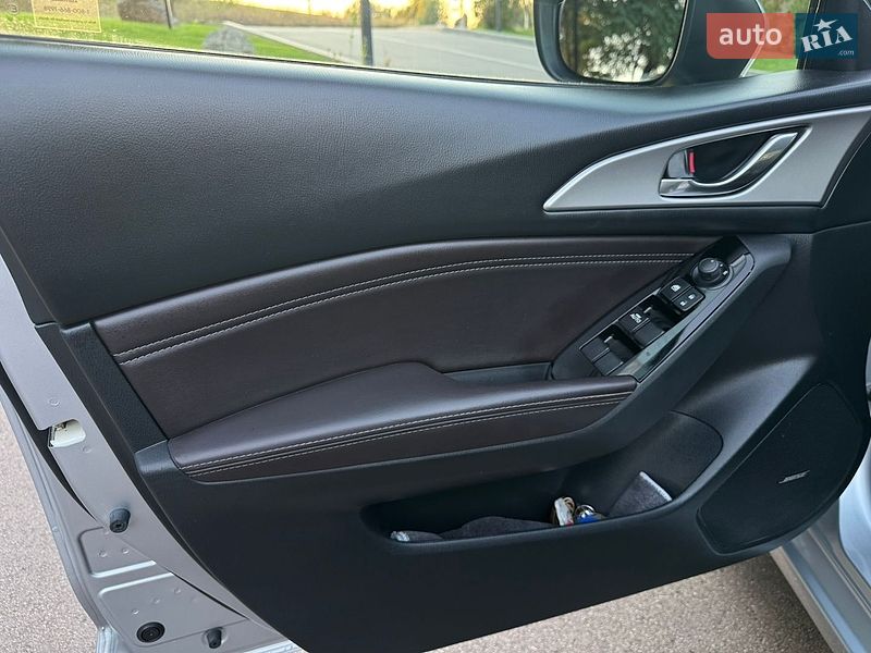 Седан Mazda 3 2018 в Києві