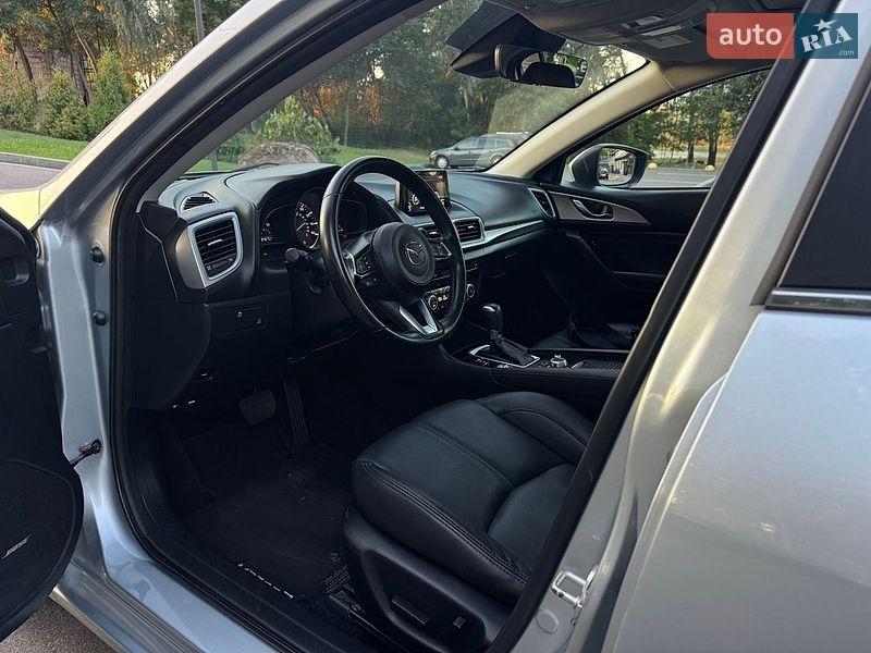 Седан Mazda 3 2018 в Києві