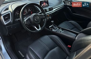 Седан Mazda 3 2018 в Києві