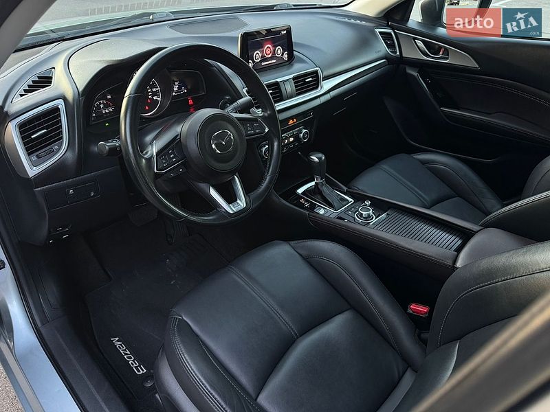 Седан Mazda 3 2018 в Києві