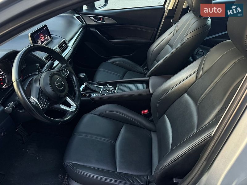 Седан Mazda 3 2018 в Києві