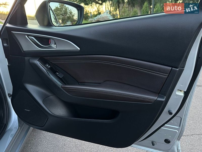Седан Mazda 3 2018 в Києві