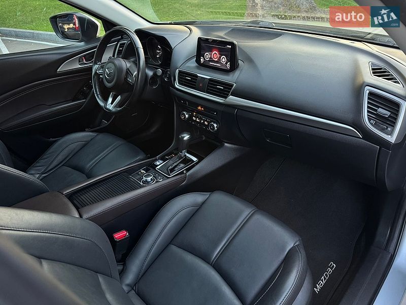 Седан Mazda 3 2018 в Києві