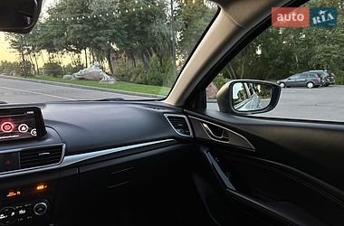 Седан Mazda 3 2018 в Києві