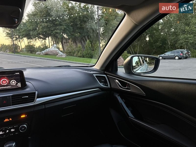 Седан Mazda 3 2018 в Києві