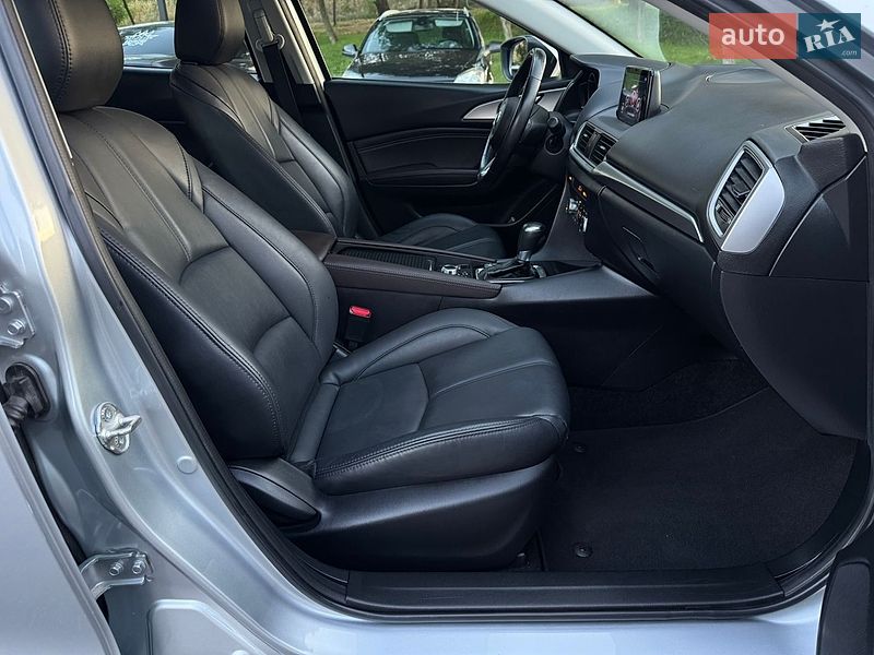 Седан Mazda 3 2018 в Києві