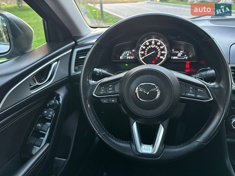 Седан Mazda 3 2018 в Києві