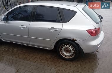 Mazda 3  2004
