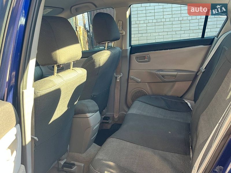 Седан Mazda 3 2004 в Днепре