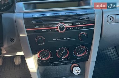Седан Mazda 3 2004 в Днепре