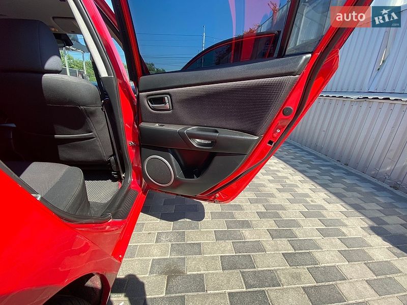 Седан Mazda 3 2006 в Запорожье
