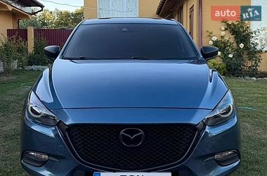 Mazda 3  2018