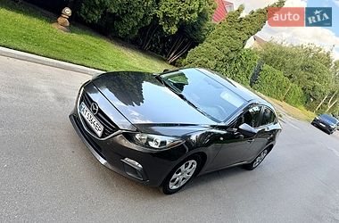 Седан Mazda 3 2015 в Киеве