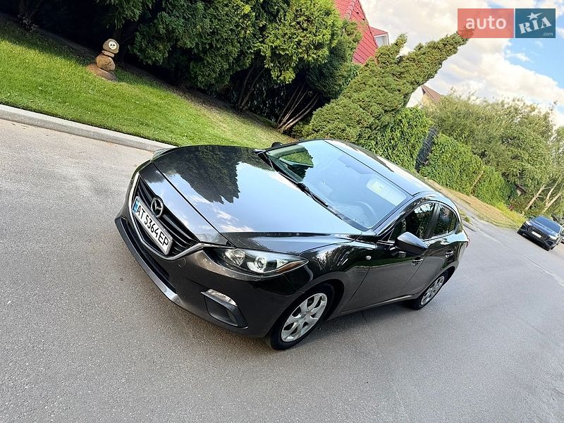 Седан Mazda 3 2015 в Киеве