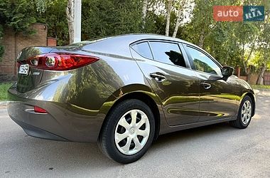 Седан Mazda 3 2015 в Киеве