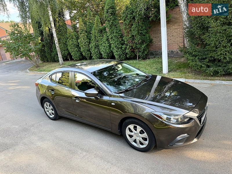 Седан Mazda 3 2015 в Киеве