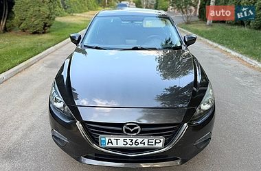 Седан Mazda 3 2015 в Киеве