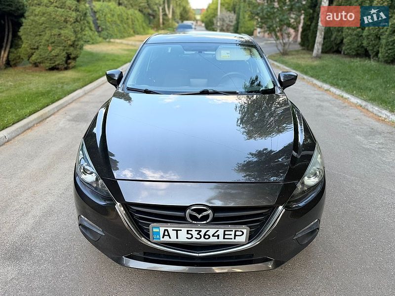 Седан Mazda 3 2015 в Киеве