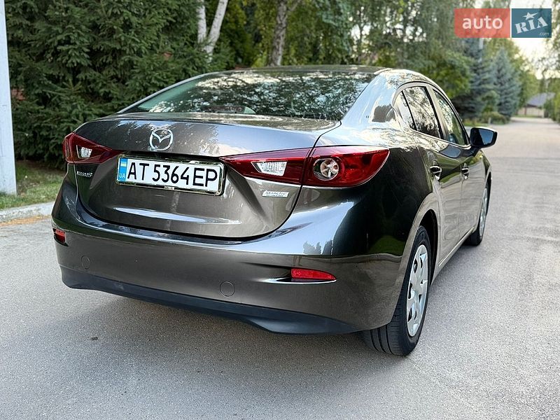 Седан Mazda 3 2015 в Киеве