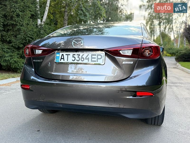 Седан Mazda 3 2015 в Киеве
