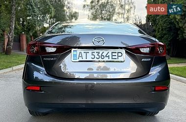 Седан Mazda 3 2015 в Киеве
