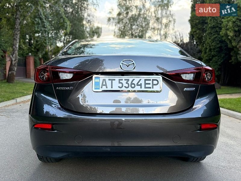 Седан Mazda 3 2015 в Киеве