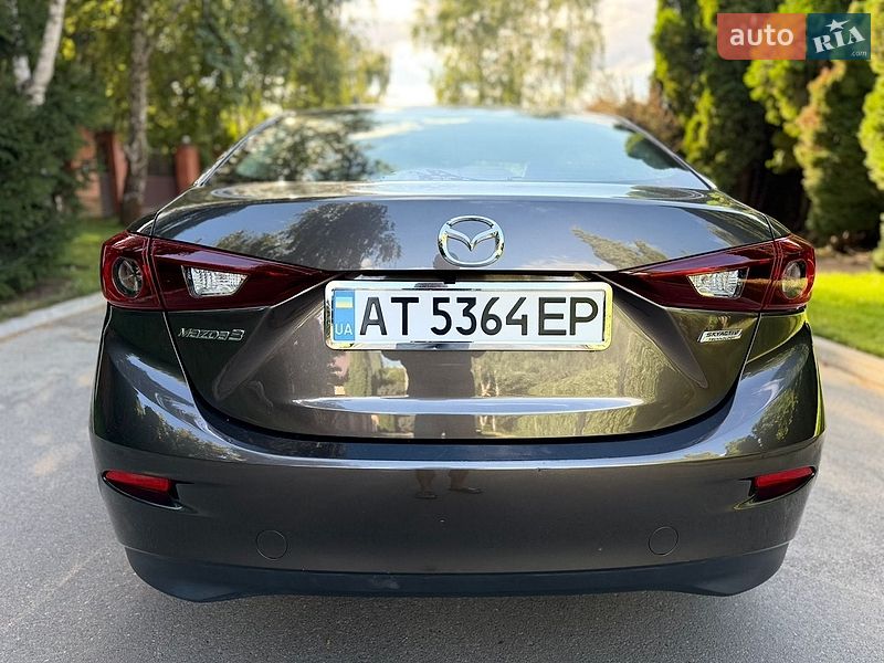 Седан Mazda 3 2015 в Киеве
