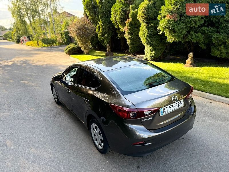 Седан Mazda 3 2015 в Киеве