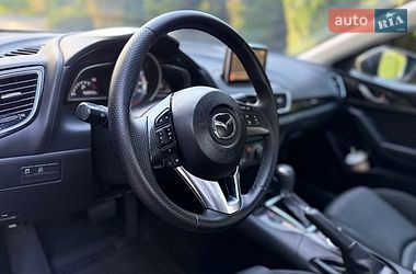 Седан Mazda 3 2015 в Киеве